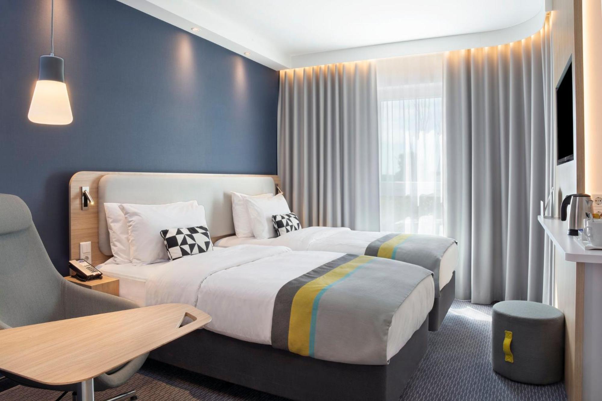 Holiday Inn Express Karlsruhe - City Park By Ihg Экстерьер фото
